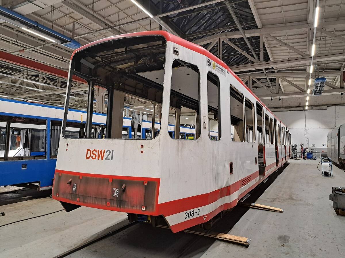 Dortmunder Bahnen zur Unfallinstandsetzung in Leipzig