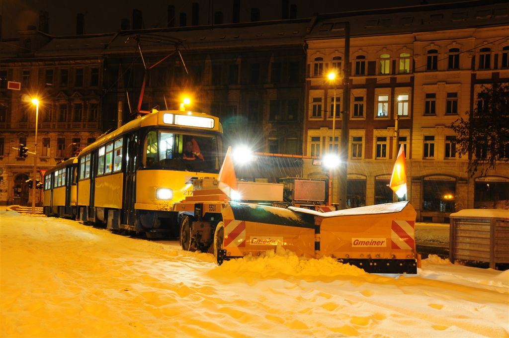 Mit dem schienengebundenen Schneepflug gut auf den Winter vorbereitet